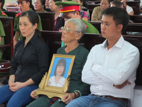 Gia đình nạn nhân