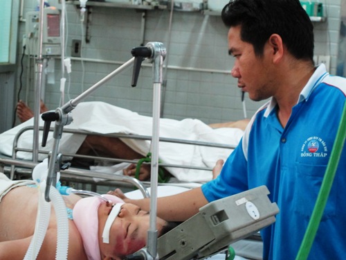 Huy dùng hung khí đánh cháu ruột gãy cổ và bà nội hôn mê Huy dùng hung khí đánh cháu ruột gãy cổ và bà nội hôn mê
