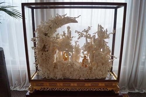 An ivory decoration in the billiards room in the main residence of Mezhyhirya.