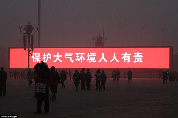 Ô nhiễm không khí nghiêm trọng, Trung Quốc chiếu cảnh mặt trời mọc trên màn hình LED 2