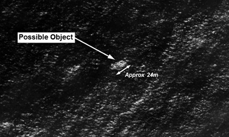 Ảnh vệ tinh của vật thể 2, dài gần 24m. nghi là liên quan tới chiếc máy bay mất tích. 