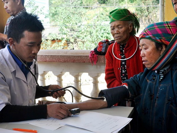 Điều hòa thu nhập là biện pháp để “giữ chân” các bác sỹ vùng sâu vùng xa. (Ảnh: Thùy Giang/Vietnam )
