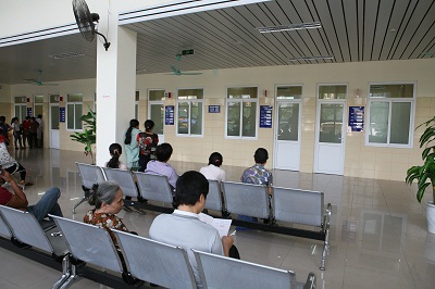 Khoa khám bệnh tại Bệnh viện K cơ sở III thực hiện rút ngắn thời gian chờ đợi cho&nbsp;bệnh nhân. Ảnh: TM