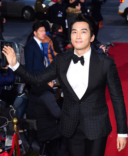 Song Seung Heon lịch lãm và cuốn hút