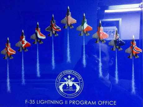 8 quốc gia đã tham gia hỗ trợ tài chính cho Mỹ để phát triển F-35.
