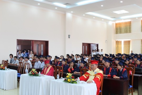 Nhiều sinh viên ĐH Quy Nhơn chi tiền triệu mua điểm