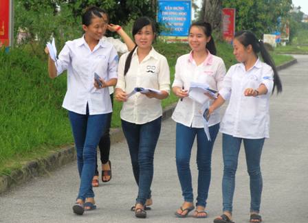Thí sinh dự thi tại trường ĐH Hồng Đức. (Ảnh: Duy Tuyên)