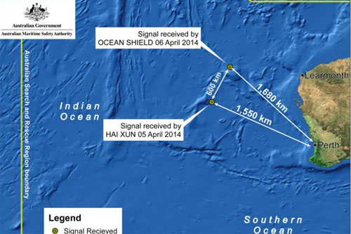 Các địa điểm mà tàu tìm kiếm phát hiện được tín hiệu giống với của các hộp đen máy bay. Đồ họa: AMSA