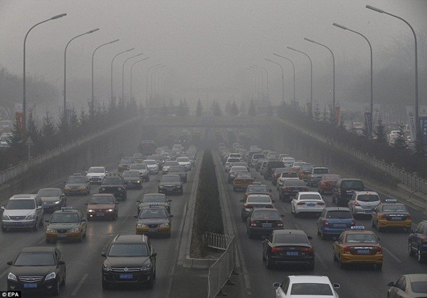 Ô nhiễm không khí nghiêm trọng, Trung Quốc chiếu cảnh mặt trời mọc trên màn hình LED 3