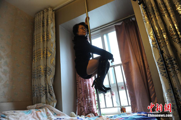 pole-dance-granny-3.jpg