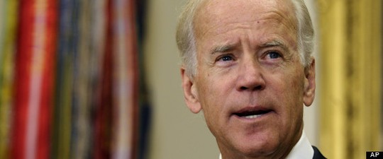 Phó Tổng thống Mỹ Joe Biden đã điện đàm với Tổng thống Ukraine Viktor Yanukovych nhằm thúc giục chấm dứt cuộc khủng hoảng một cách hòa bình. Ảnh: AP Phó Tổng thống Mỹ Joe Biden đã điện đàm với Tổng thống Ukraine Viktor Yanukovych nhằm thúc giục chấm dứt cuộc khủng hoảng một cách hòa bình. Ảnh: AP