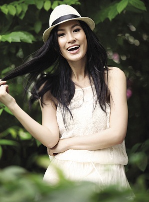 Kathy Uyên không chỉ là một diễn viên, cô còn tham gia viết kịch bản và sản xuất phim.