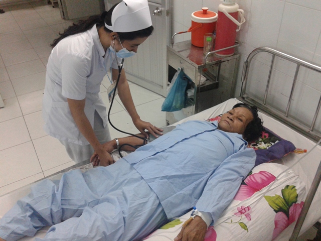Sức khỏe bệnh nhân Nguyễn Thị Đ. dần ổn định sau khi được truyền máu.