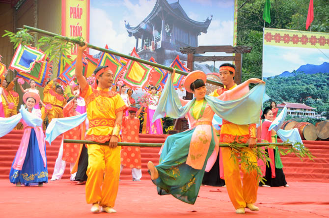Vui hội du xuân.
