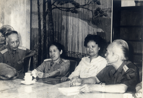 Ông Cao Văn Khánh - bà Nguyễn Thị Ngoc Toàn chụp năm 1955 tại Hà Nội