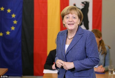 Ông Bosbach cho biết sau khi ông đã rời cuộc chơi, bà Merkel có nhắn tin cho ông.