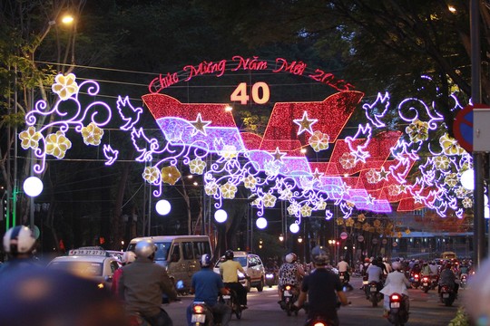 Trai xinh gái đẹp Sài thành nhộn nhịp đón Noel