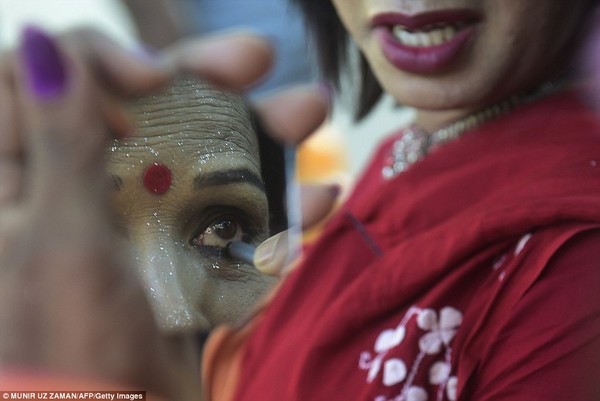 Chùm ảnh: Ngày hạnh phúc của những người chuyển giới Bangladesh 7