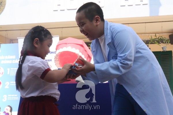 Nhật Nam và Quang Anh cùng P/S Bảo vệ nụ cười Việt Nam 8