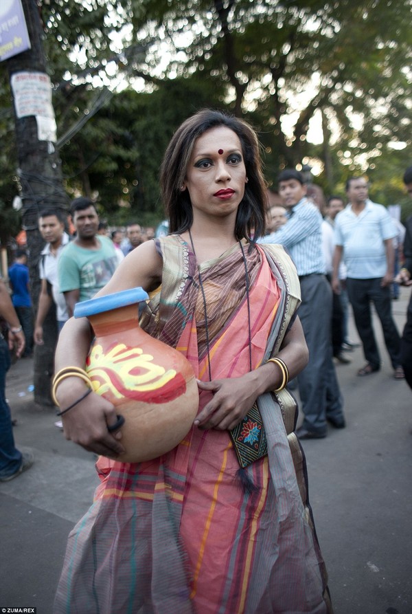 Chùm ảnh: Ngày hạnh phúc của những người chuyển giới Bangladesh 9