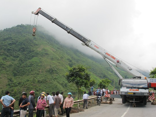 Xe cẩu lên trên đường Xe cẩu lên trên đường