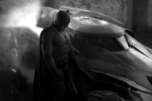 Tạo hình của Batman được đạo diễn Zack Snyder lần đầu hé lộ.