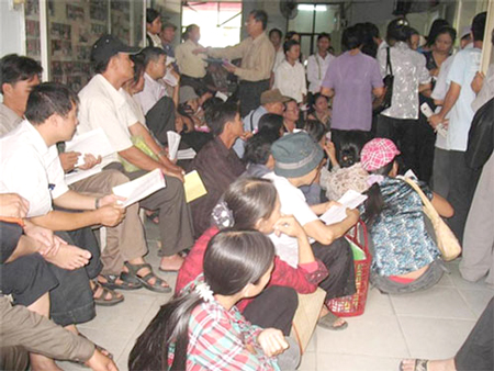 Chờ khám tại Bệnh viện Nội Tiết Trung ương Ảnh: HQ