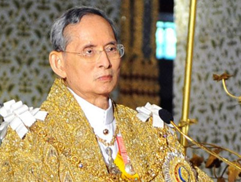 Nhà vua Thái Lan - Bhumibol Adulyadej trước phẫu thuật