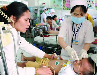 Điều trị bệnh nhân mắc tay chân miệng tại BV Nhi đồng 1 - Tp Hồ Chí Minh