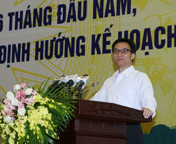 Phỏ Thủ tướng Vũ Đức Đam phát biểu chỉ đạo tại hội nghị