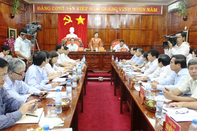 Bộ trưởng Nguyễn Thị Kim Tiến phát biểu tại buổi làm việc với UBND tỉnh Bình Phước.