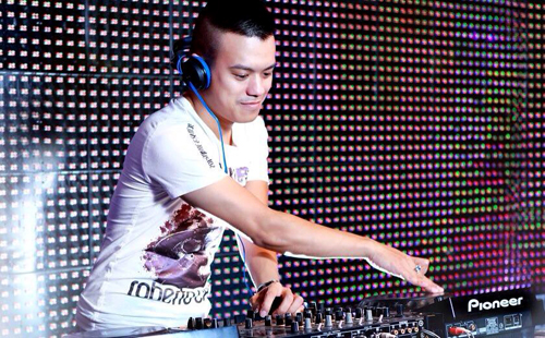 
	DJ Trần Quốc Long.