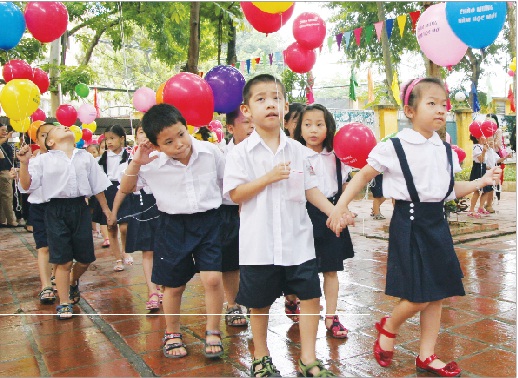 Trẻ em là một trong những đối tượng rất dễ nhiễm bệnh cúm, do đó các bậc phụ huynh và thầy cô giáo cần chủ động phòng bệnh cho trẻ.Ảnh: Trần Minh