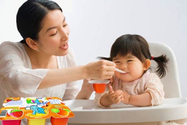 Bà mẹ cần bổ sung đầy đủ năng lượng và dinh dưỡng cho trẻ.