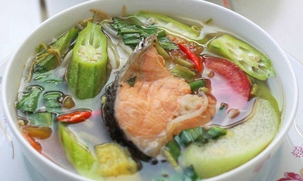 Cá hồi nầu canh chua, món ăn bổ dưỡng cho phụ nữ mang thai