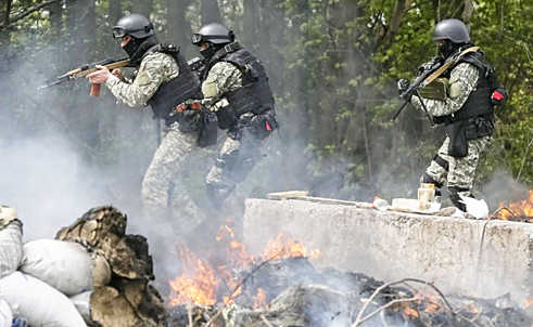 Biên giới Nga-Ukraine mịt mù khói lửa