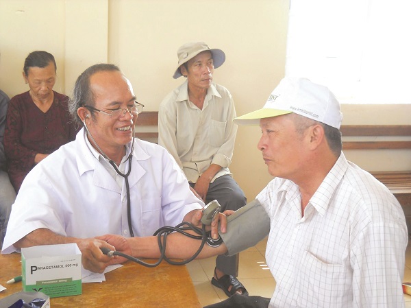 Nên khám và tư vấn ở một bác sĩ có uy tín mà mình tin tưởng hơn là tham khảo tràn lan các thông tin trên mạng