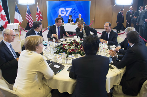 Lãnh đạo các nước G7 và EU tham dự một phiên họp. - Ảnh: Reuters.