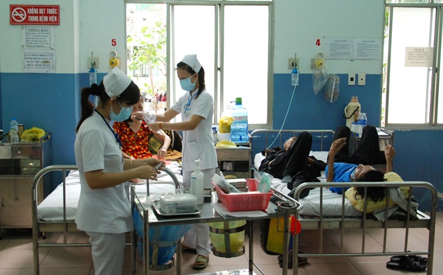 Điều trị cho bệnh nhân lao tại BV Phạm Ngọc Thạch TPHCM