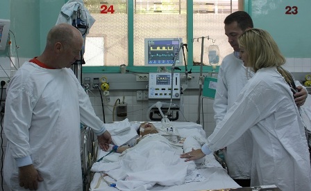 tổ chức Julie Ferne Memorial Trust, có trụ sở tại New Zealand, Quỹ Tài trợ VinaCapital (VCF) trao tặng máy thở hiệu cho Bệnh viện Nhi Đồng 2