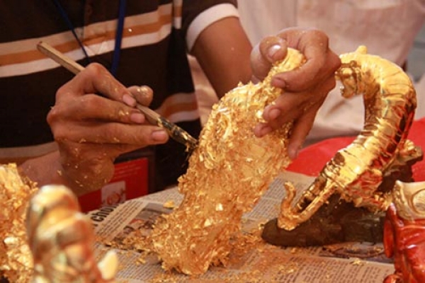 Sơn son thếp vàng cho đồ mỹ nghệ
