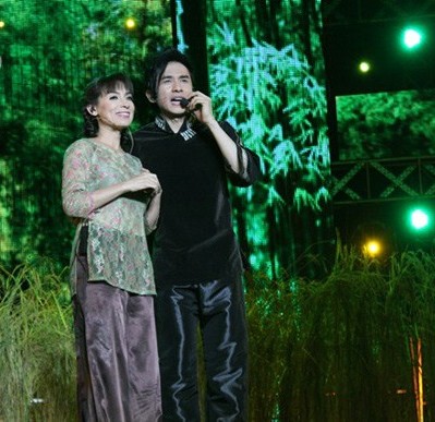 Phi Nhung (trái) sẽ lại cùng chung sân khấu với Đan Trường trong Bài hát yêu thích tháng 10