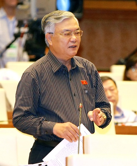 Đại biểu Phạm Đức Châu tại phiên thảo luận Đại biểu Phạm Đức Châu tại phiên thảo luận