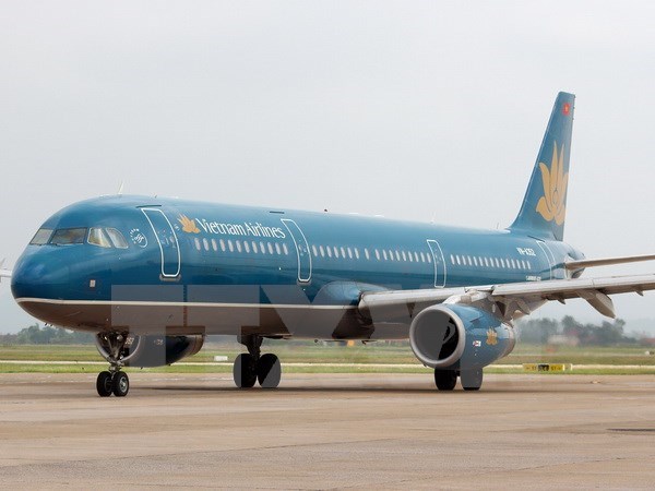 Máy bay của Vietnam Airlines tại sân bay quốc tế Nội Bài. (Ảnh: Huy Hùng/TTXVN)