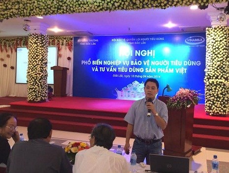 Ông Nguyễn Bằng Phi – Trưởng ban nhãn hiệu ngành hàng sữa chua của Vinamilk chia sẻ với NTD về cách bảo quản sản phẩm sữa chua luôn tươi ngon và đảm bảo dinh dưỡng.