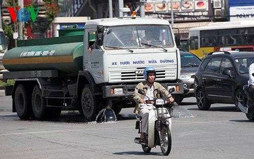 Bạc mặt vì nắng nóng