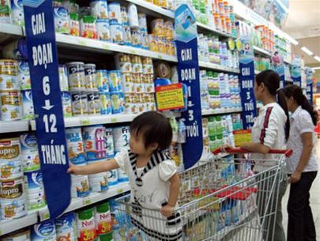 Sữa là mặt hàng thiết yếu đối với trẻ nhỏ và phụ nữ mang thai.
