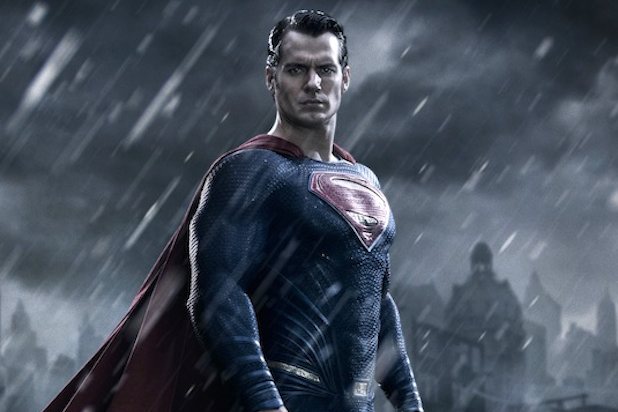 Trailer bom tấn 'Batman v Superman' bất ngờ bị lộ