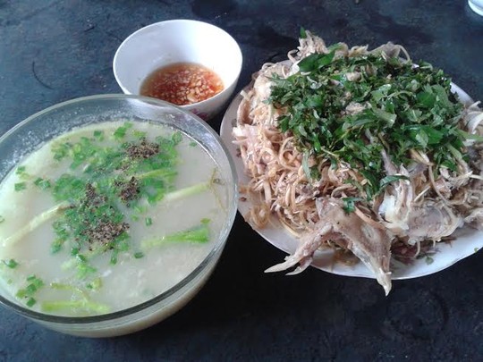 Những ngày lạnh ăn cháo gỏi gà xé phay là tuyệt vời nhất Những ngày lạnh ăn cháo gỏi gà xé phay là tuyệt vời nhất