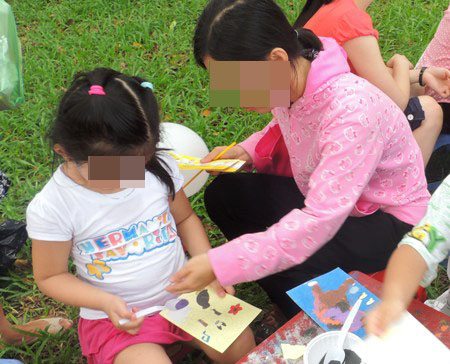 Nhiều đứa trẻ con cưng bị bố mẹ tước đi những quyền và khả năng làm người cơ bản nhất